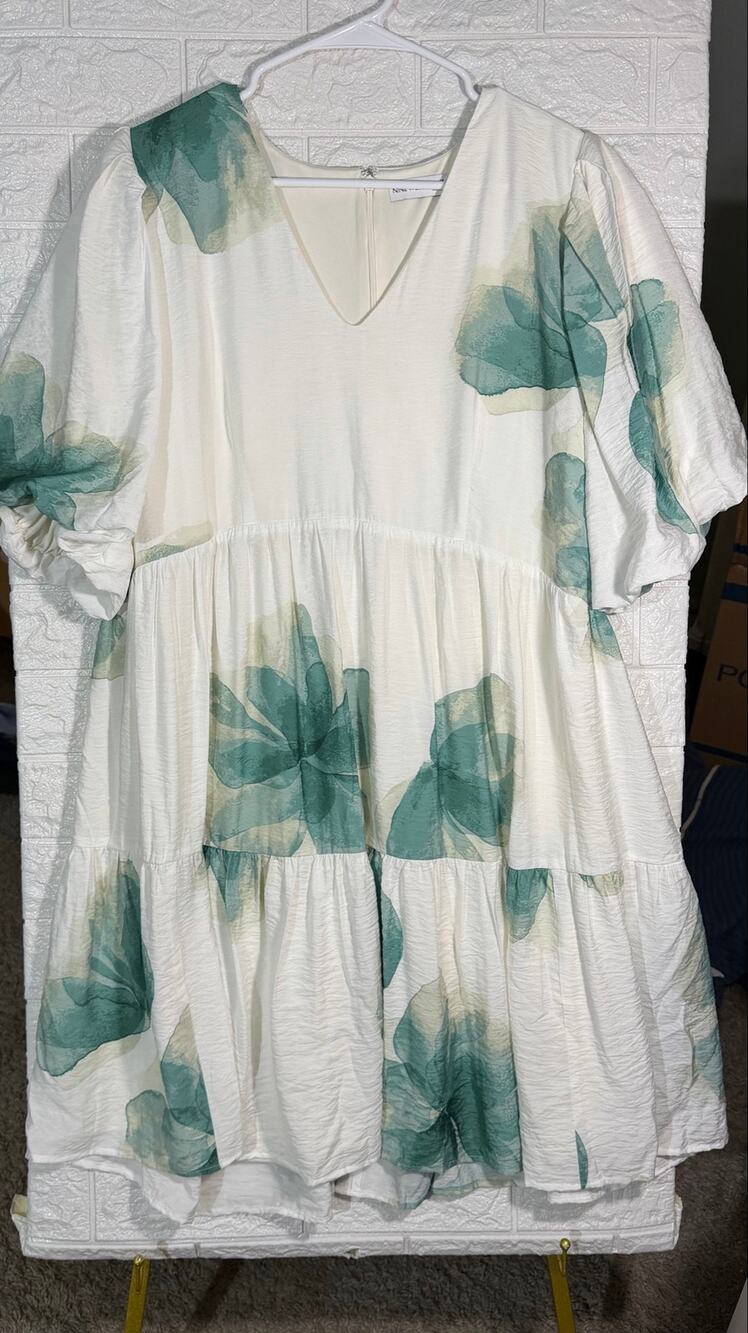 Nine West Women’s 1X Ivory Green Floral Tiered Puff Sleeve Midi Dress